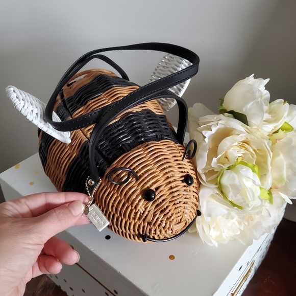 K♠️BUMBLE BEE WICKER PURSE - Picture 2 of 14